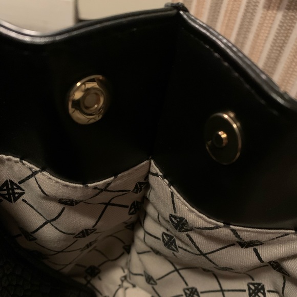 Antonio Melani Black Croc Embossed Leather purse - Picture 8 of 8